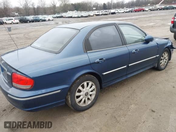 2004 Hyundai Sonata GLS z VIN KMHWF35H94A065434, wystawiony jako IAAI lot #41527880 z przebiegiem 137 357 mil mil oraz . Historia ofert i sprzedaży dostępna na DreamBid. Obrazek 4.