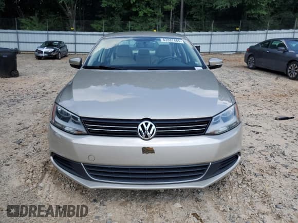 ✅ 2013 Volkswagen Jetta SE • VIN: 3VWDX7AJ8DM231595 • Lot: 62887465. Wystawiony na Copart z przebiegiem 72 320 mil. Bezpłatny archiwum sprzedaży aukcyjnych z USA i szczegółowy raport historii pojazdu na DreamBid. Zdjęcie 5.