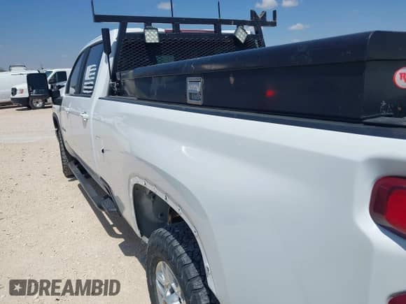 2020 Chevrolet Silverado 2500HD LT with VIN 1GC1YNEY4LF300795, listed as a IAAI auction lot 42650349 with 112,851 mi miles and . Bid and sale history available at DreamBid. Image 3.