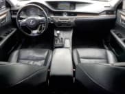 ✅ 2016 Lexus ES 300h • VIN: JTHBW1GG9G2116794 • Lot: 50635095. Wystawiony na Copart z przebiegiem 248 087 mil. Bezpłatny archiwum sprzedaży aukcyjnych z USA i szczegółowy raport historii pojazdu na DreamBid. Zdjęcie 8.