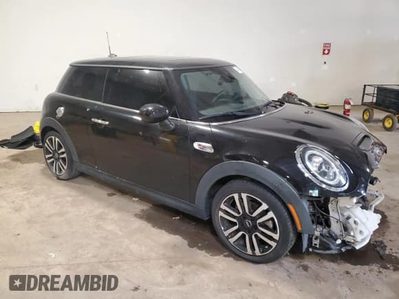✅ 2021 MINI Hardtop Cooper S • VIN: WMWXR5C09M2N05863 • Lot: 69428415. Listed on Copart with 33,149 mi. Free auction sales archive from the USA and detailed vehicle history report at DreamBid. Image 4.