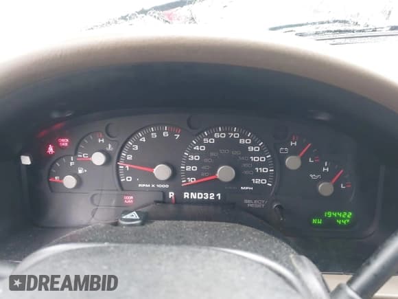 ✅ 2004 Ford Explorer XLT • VIN: 1FMZU73W74UA87569 • Lot: 41648204. Wystawiony na IAAI z przebiegiem 194 422 mil. Bezpłatny archiwum sprzedaży aukcyjnych z USA i szczegółowy raport historii pojazdu na DreamBid. Zdjęcie 7.