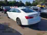 2022 Chevrolet Malibu RS z VIN 1G1ZG5STXNF207550, wystawiony jako IAAI lot #43280570 z przebiegiem 58 957 mil mil oraz . Historia ofert i sprzedaży dostępna na DreamBid. Obrazek 3.