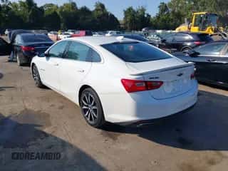 2022 Chevrolet Malibu RS z VIN 1G1ZG5STXNF207550, wystawiony jako IAAI lot #43280570 z przebiegiem 58 957 mil mil oraz . Historia ofert i sprzedaży dostępna na DreamBid. Obrazek 3.