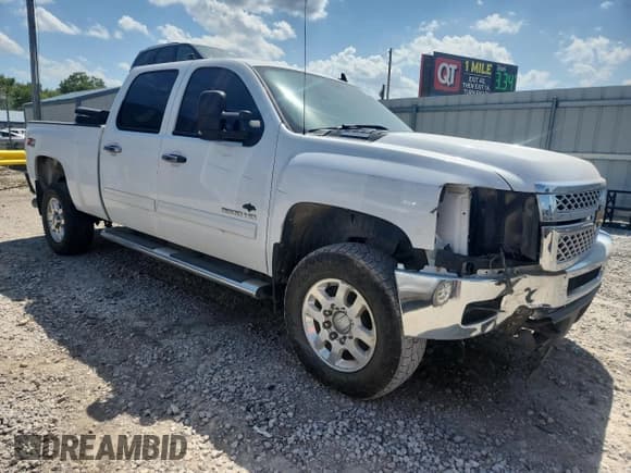 ✅ 2012 Chevrolet Silverado 2500HD LT • VIN: 1GC1KXC83CF238905 • Lot: 64504695. Wystawiony na Copart z przebiegiem 195 519 mil. Bezpłatny archiwum sprzedaży aukcyjnych z USA i szczegółowy raport historii pojazdu na DreamBid. Zdjęcie 4.