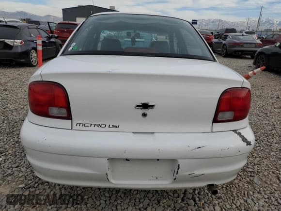 ✅ 2001 Chevrolet Metro Lsi • VIN: 2C1MR522X16713531 • Лот: 81831334. Опубликован ранее на Copart с пробегом 146 481 миль. Бесплатный доступ к архиву аукционных продаж из США и подробный отчёт об истории автомобиля на DreamBid. Изображение 6.