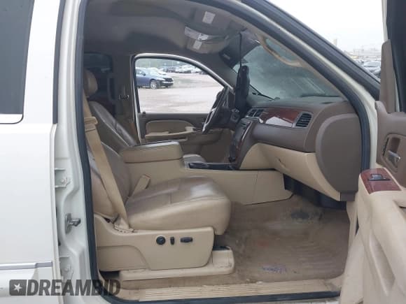 ✅ 2013 Chevrolet Silverado 1500 LTZ • VIN: 3GCPKTE78DG311421 • Lot: 42689139. Wystawiony na IAAI z przebiegiem 231 461 mil. Bezpłatny archiwum sprzedaży aukcyjnych z USA i szczegółowy raport historii pojazdu na DreamBid. Zdjęcie 5.