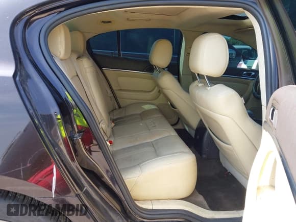 ✅ 2013 Lincoln MKS • VIN: 1LNHL9EK8DG615073 • Лот: 42946152. Опубликован ранее на IAAI с пробегом 168 074 миль. Бесплатный доступ к архиву аукционных продаж из США и подробный отчёт об истории автомобиля на DreamBid. Изображение 8.