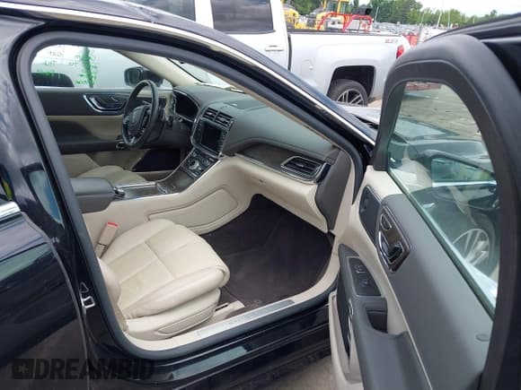 ✅ 2017 Lincoln Continental Select • VIN: 1LN6L9SP7H5607507 • Lot: 42368167. Wystawiony na IAAI z przebiegiem 78 451 mil. Bezpłatny archiwum sprzedaży aukcyjnych z USA i szczegółowy raport historii pojazdu na DreamBid. Zdjęcie 5.