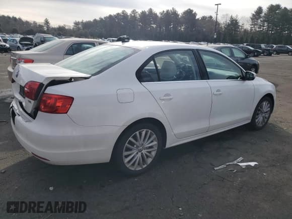 ✅ 2014 Volkswagen Jetta SEL • VIN: 3VWL17AJ2EM218808 • Lot: 46510195. Listed on Copart with 36,657 mi. Free auction sales archive from the USA and detailed vehicle history report at DreamBid. Image 3.