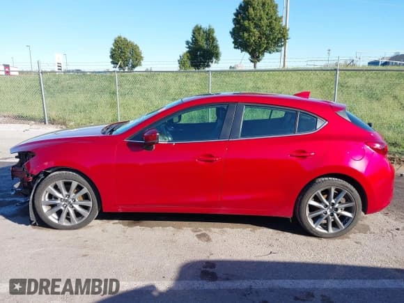 ✅ 2018 Mazda 3 Grand Touring • VIN: 3MZBN1M31JM223311 • Lot: 43459553. Listed on IAAI with 91,981 mi. Free auction sales archive from the USA and detailed vehicle history report at DreamBid. Image 15.