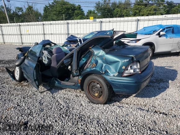 ✅ 1997 Plymouth Neon Highline • VIN: 1P3ES47Y4VD137588 • Лот: 67916825. Опубликован ранее на Copart с пробегом 154 936 миль. Бесплатный доступ к архиву аукционных продаж из США и подробный отчёт об истории автомобиля на DreamBid. Изображение 2.