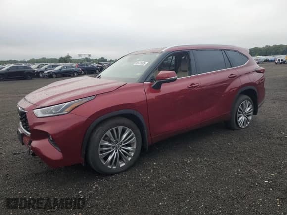 ✅ 2024 Toyota Highlander LE • VIN: 5TDKDRBH1RS566103 • Lot: 69725805. Wystawiony na Copart z przebiegiem 9 843 mil. Bezpłatny archiwum sprzedaży aukcyjnych z USA i szczegółowy raport historii pojazdu na DreamBid. Zdjęcie 1.