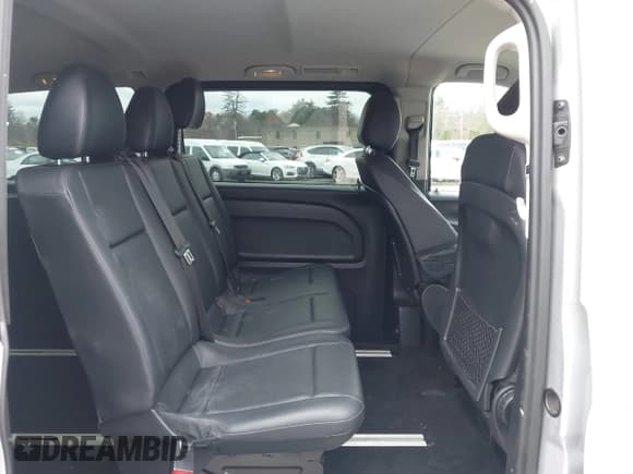 ✅ 2016 Mercedes-Benz Metris Passenger • VIN: WD4PG2EEXG3097393 • Lot: 43678664. Wystawiony na IAAI z przebiegiem 164 162 mil. Bezpłatny archiwum sprzedaży aukcyjnych z USA i szczegółowy raport historii pojazdu na DreamBid. Zdjęcie 8.
