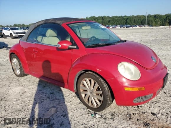 ✅ 2008 Volkswagen Beetle SE • VIN: 3VWRF31Y58M409239 • Лот: 70170195. Опубликован ранее на Copart с пробегом 93 178 миль. Бесплатный доступ к архиву аукционных продаж из США и подробный отчёт об истории автомобиля на DreamBid. Изображение 4.