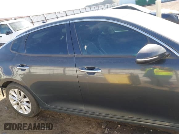 ✅ 2016 Kia Optima EX • VIN: 5XXGU4L3XGG095952 • Lot: 42496671. Wystawiony na IAAI z przebiegiem 77 554 mil. Bezpłatny archiwum sprzedaży aukcyjnych z USA i szczegółowy raport historii pojazdu na DreamBid. Zdjęcie 13.