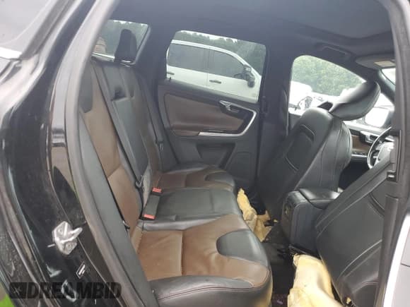 ✅ 2016 Volvo XC60 T6 Drive-E • VIN: YV449MDK8G2802611 • Lot: 60738045. Wystawiony na Copart z przebiegiem 107 126 mil. Bezpłatny archiwum sprzedaży aukcyjnych z USA i szczegółowy raport historii pojazdu na DreamBid. Zdjęcie 11.