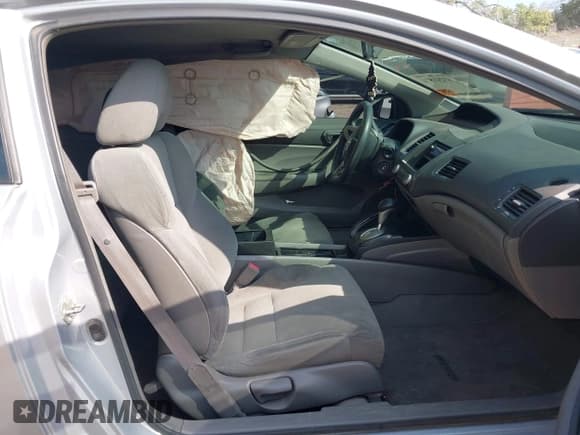 ✅ 2010 Honda Civic • VIN: 2HGFG1B24AH524597 • Lot: 43241874. Listed on IAAI with 181,621 mi. Free auction sales archive from the USA and detailed vehicle history report at DreamBid. Image 5.