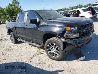 ✅ 2020 Chevrolet Silverado 1500 Custom Trail Boss • VIN: 1GCPYCEF9LZ369929 • Lot: 58663424. Wystawiony na Copart z przebiegiem 45 615 mil. Bezpłatny archiwum sprzedaży aukcyjnych z USA i szczegółowy raport historii pojazdu na DreamBid. Zdjęcie 4.