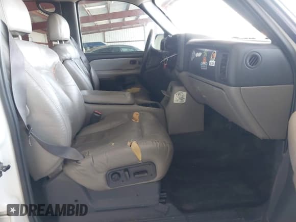 ✅ 2001 Chevrolet Suburban LT • VIN: 1GNFK16T51J269903 • Лот: 42120386. Опубликован ранее на IAAI с пробегом 228 394 миль. Бесплатный доступ к архиву аукционных продаж из США и подробный отчёт об истории автомобиля на DreamBid. Изображение 5.