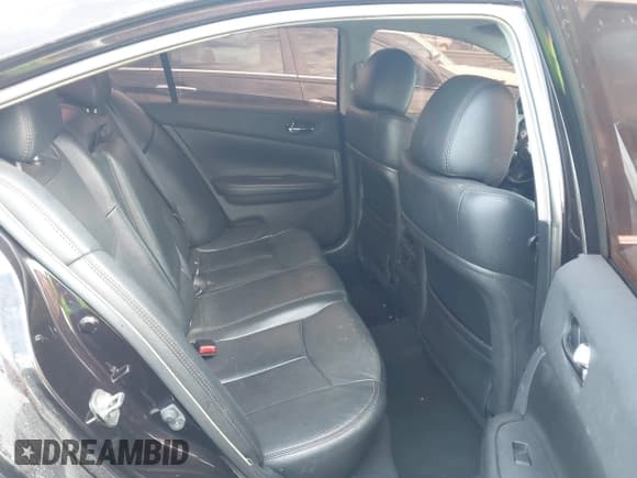 ✅ 2013 Nissan Maxima S • VIN: 1N4AA5AP8DC825224 • Lot: 42507619. Wystawiony na IAAI z przebiegiem 222 541 mil. Bezpłatny archiwum sprzedaży aukcyjnych z USA i szczegółowy raport historii pojazdu na DreamBid. Zdjęcie 8.