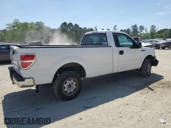 ✅ 2011 Ford F-150 XL • VIN: 1FTMF1EM7BKE19388 • Lot: 53901755. Listed on Copart with 225,208 mi. Free auction sales archive from the USA and detailed vehicle history report at DreamBid. Image 4.