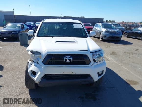 ✅ 2012 Toyota Tacoma • VIN: 3TMLU4EN6CM089216 • Lot: 43336629. Listed on IAAI with 135,350 mi. Free auction sales archive from the USA and detailed vehicle history report at DreamBid. Image 13.