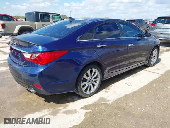 ✅ 2011 Hyundai Sonata Limited • VIN: 5NPEC4AC4BH022179 • Lot: 43304712. Listed on IAAI with 124,189 mi. Free auction sales archive from the USA and detailed vehicle history report at DreamBid. Image 4.