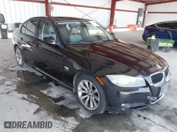 ✅ 2011 BMW 3 Series 328i xDrive • VIN: WBAPK5C52BA656871 • Lot: 41990593. Wystawiony na IAAI z przebiegiem 152 452 mil. Bezpłatny archiwum sprzedaży aukcyjnych z USA i szczegółowy raport historii pojazdu na DreamBid. Zdjęcie 1.
