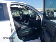 ✅ 2024 Toyota Tundra Limited Hybrid • VIN: 5TFJC5DB8RX063632 • Lot: 43408383. Wystawiony na IAAI z przebiegiem 21 392 mil. Bezpłatny archiwum sprzedaży aukcyjnych z USA i szczegółowy raport historii pojazdu na DreamBid. Zdjęcie 5.