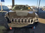 ✅ 2018 Jeep Cherokee Trailhawk • VIN: 1C4PJMBB7JD569147 • Lot: 87261694. Wystawiony na Copart z przebiegiem 151 061 mil. Bezpłatny archiwum sprzedaży aukcyjnych z USA i szczegółowy raport historii pojazdu na DreamBid. Zdjęcie 5.