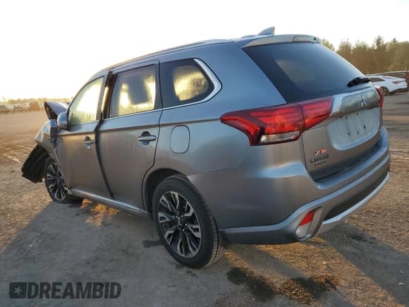 ✅ 2018 Mitsubishi Outlander SEL • VIN: JA4J24A57JZ612526 • Лот: 84818985. Опубликован ранее на Copart с пробегом Не указан. Бесплатный доступ к архиву аукционных продаж из США и подробный отчёт об истории автомобиля на DreamBid. Изображение 2.