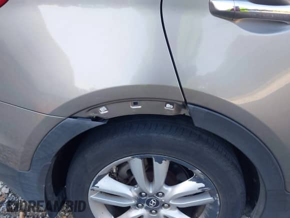 2013 Hyundai Santa Fe Sport z VIN 5XYZW3LA2DG022738, wystawiony jako IAAI lot #43487493 z przebiegiem 169 663 mil mil oraz . Historia ofert i sprzedaży dostępna na DreamBid. Obrazek 17.