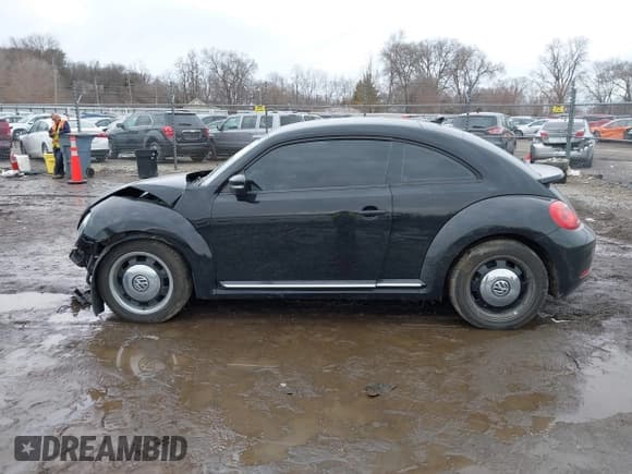 ✅ 2015 Volkswagen Beetle Fleet Edition • VIN: 3VWF17AT6FM607306 • Lot: 41662349. Listed on IAAI with 66,502 mi. Free auction sales archive from the USA and detailed vehicle history report at DreamBid. Image 15.
