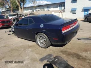 ✅ 2014 Dodge Challenger SXT • VIN: 2C3CDYAG6EH251298 • Lot: 68523034. Wystawiony na Copart z przebiegiem Nie podano. Bezpłatny archiwum sprzedaży aukcyjnych z USA i szczegółowy raport historii pojazdu na DreamBid. Zdjęcie 2.