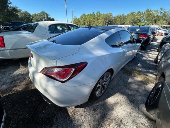 ✅ 2012 Hyundai Genesis Coupe Premium • VIN: KMHHT6KD3CU072879 • Lot: 93135215. Listed on Copart with 154,515 mi. Free auction sales archive from the USA and detailed vehicle history report at DreamBid. Image 4.