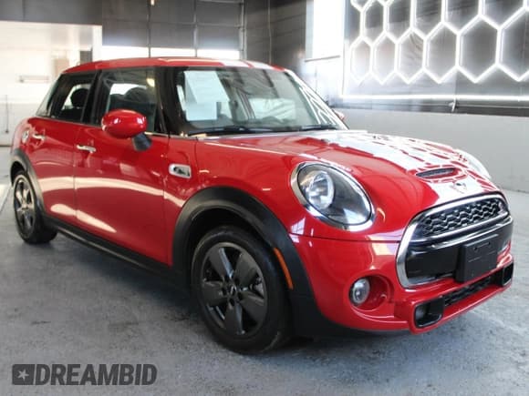 ✅ 2021 MINI Hardtop 4 Door Cooper S • VIN: WMWXU9C0XM2P08606 • Lot: 92640505. Wystawiony na Copart z przebiegiem 34 122 mil. Bezpłatny archiwum sprzedaży aukcyjnych z USA i szczegółowy raport historii pojazdu na DreamBid. Zdjęcie 1.
