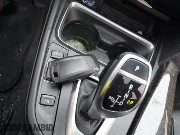 ✅ 2015 BMW 3 Series 335i • VIN: WBA3A9G58FNS66195 • Lot: 41623777. Wystawiony na IAAI z przebiegiem 134 797 mil. Bezpłatny archiwum sprzedaży aukcyjnych z USA i szczegółowy raport historii pojazdu na DreamBid. Zdjęcie 11.