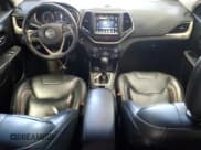 ✅ 2017 Jeep Cherokee High Altitude • VIN: 1C4PJMDS4HW506941 • Lot: 56949475. Wystawiony na Copart z przebiegiem 159 842 mil. Bezpłatny archiwum sprzedaży aukcyjnych z USA i szczegółowy raport historii pojazdu na DreamBid. Zdjęcie 8.