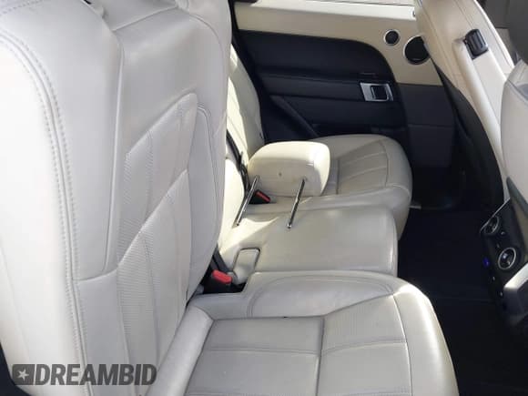 ✅ 2020 Land Rover Range Rover Sport HSE • VIN: SALWR2SU3LA743674 • Lot: 41300143. Listed on IAAI with 66,126 mi. Free auction sales archive from the USA and detailed vehicle history report at DreamBid. Image 8.