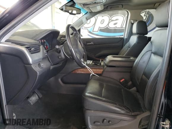 ✅ 2018 Chevrolet Suburban Premier • VIN: 1GNSCJKC7JR126793 • Lot: 56399825. Wystawiony na Copart z przebiegiem 86 225 mil. Bezpłatny archiwum sprzedaży aukcyjnych z USA i szczegółowy raport historii pojazdu na DreamBid. Zdjęcie 7.