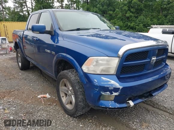 ✅ 2009 Dodge 1500 Laramie • VIN: 1D3HV13TX9S751888 • Lot: 42367204. Wystawiony na IAAI z przebiegiem 206 933 mil. Bezpłatny archiwum sprzedaży aukcyjnych z USA i szczegółowy raport historii pojazdu na DreamBid. Zdjęcie 1.