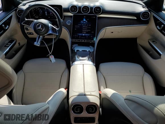 ✅ 2023 Mercedes-Benz C 300 • VIN: W1KAF4HB6PR152392 • Lot: 59190705. Wystawiony na Copart z przebiegiem 5 974 mil. Bezpłatny archiwum sprzedaży aukcyjnych z USA i szczegółowy raport historii pojazdu na DreamBid. Zdjęcie 8.