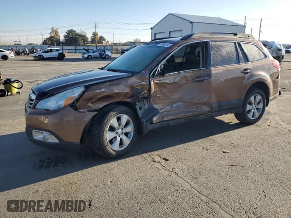 ✅ 2012 Subaru Outback Prem • VIN: 4S4BRBGCXC3244778 • Лот: 90698795. Опубликован ранее на Copart с пробегом 127 645 миль. Бесплатный доступ к архиву аукционных продаж из США и подробный отчёт об истории автомобиля на DreamBid. Изображение 1.