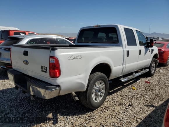 ✅ 2009 Ford F-250 XL • VIN: 1FTSW215X9EA04408 • Lot: 69249845. Listed on Copart with 366,857 mi. Free auction sales archive from the USA and detailed vehicle history report at DreamBid. Image 3.
