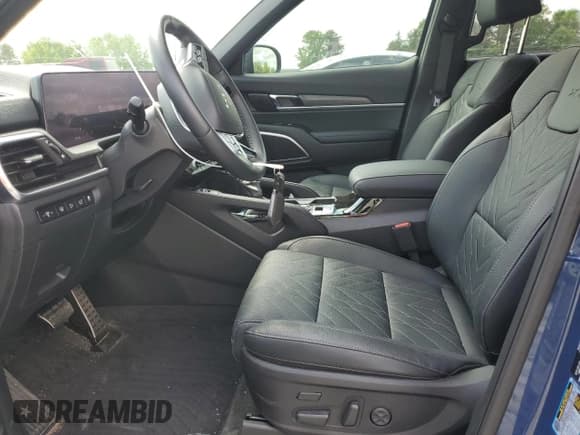 ✅ 2025 Kia Telluride SX X-Line • VIN: 5XYP5DGC0SG568897 • Lot: 54936505. Wystawiony na Copart z przebiegiem 5 146 mil. Bezpłatny archiwum sprzedaży aukcyjnych z USA i szczegółowy raport historii pojazdu na DreamBid. Zdjęcie 7.