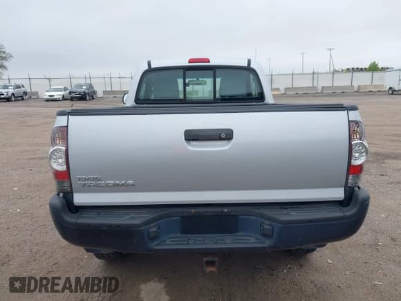 ✅ 2011 Toyota Tacoma • VIN: 5TFPX4ENXBX005643 • Lot: 42160742. Listed on IAAI with 28,947 mi. Free auction sales archive from the USA and detailed vehicle history report at DreamBid. Image 16.
