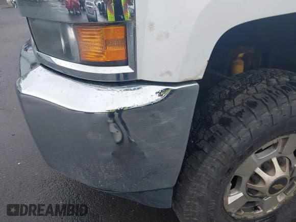 ✅ 2015 Chevrolet Silverado 2500HD LT • VIN: 1GC1KVEG3FF165208 • Lot: 42184899. Wystawiony na IAAI z przebiegiem 311 427 mil. Bezpłatny archiwum sprzedaży aukcyjnych z USA i szczegółowy raport historii pojazdu na DreamBid. Zdjęcie 17.