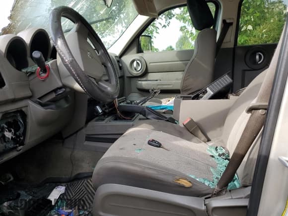 ✅ 2008 Dodge Nitro SXT • VIN: 1D8GT28KX8W208520 • Lot: 81312195. Listed on Copart with Not provided. Free auction sales archive from the USA and detailed vehicle history report at DreamBid. Image 7.