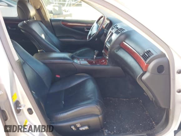 ✅ 2007 Lexus LS 460 L • VIN: JTHGL46F475006503 • Lot: 43911250. Listed on IAAI with 232,463 mi. Free auction sales archive from the USA and detailed vehicle history report at DreamBid. Image 5.